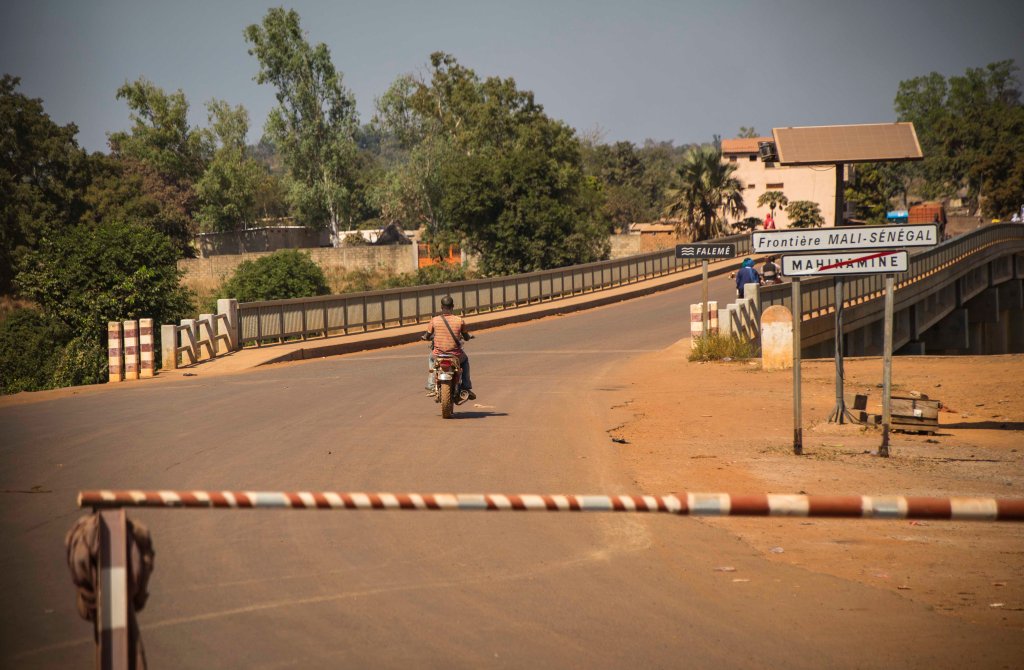Border crossing from Mali to Senegal