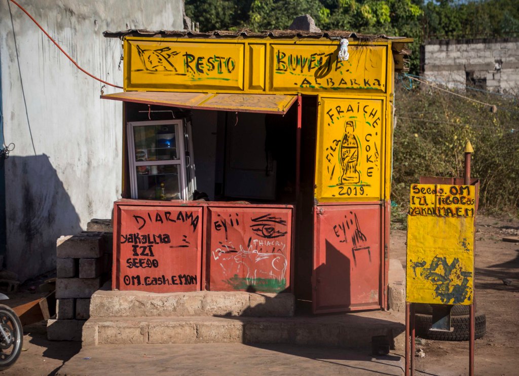 Little roadside resto
