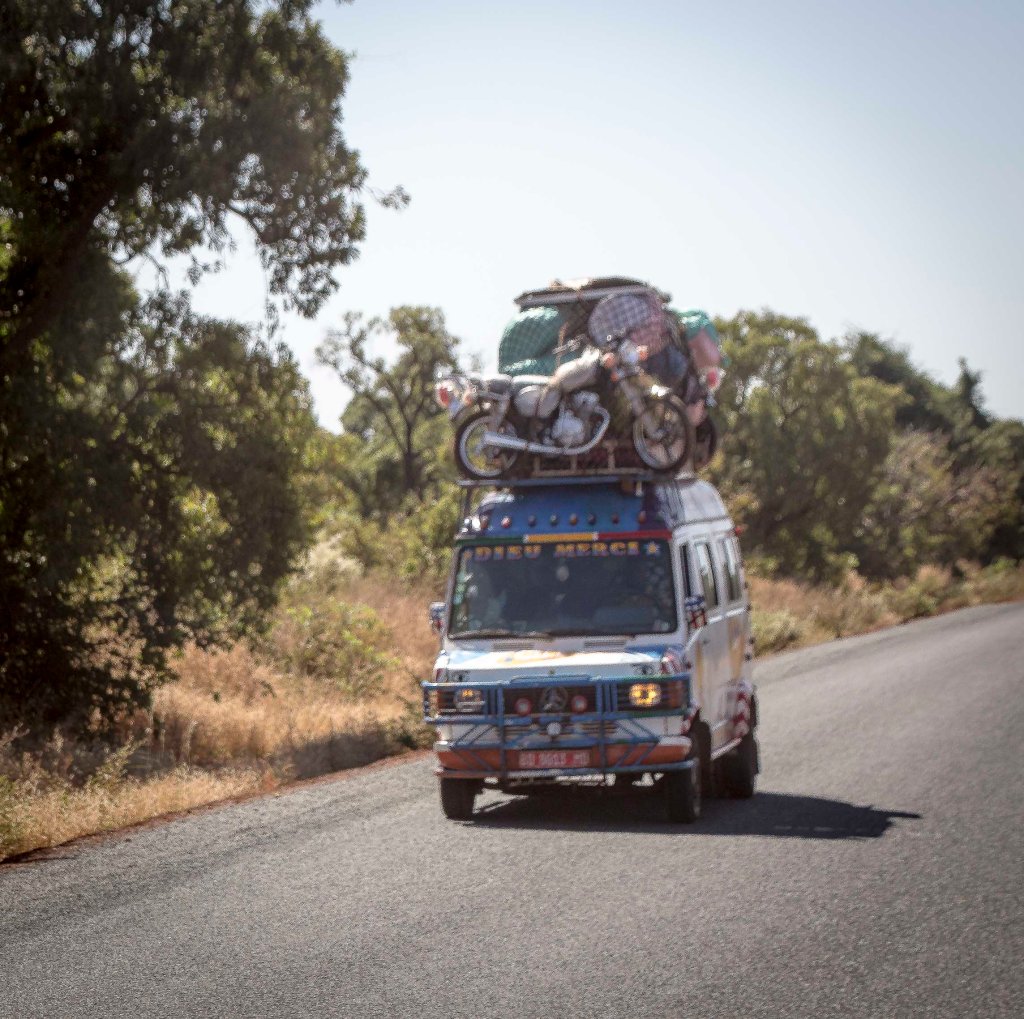 Just can't see the kitchen sink1