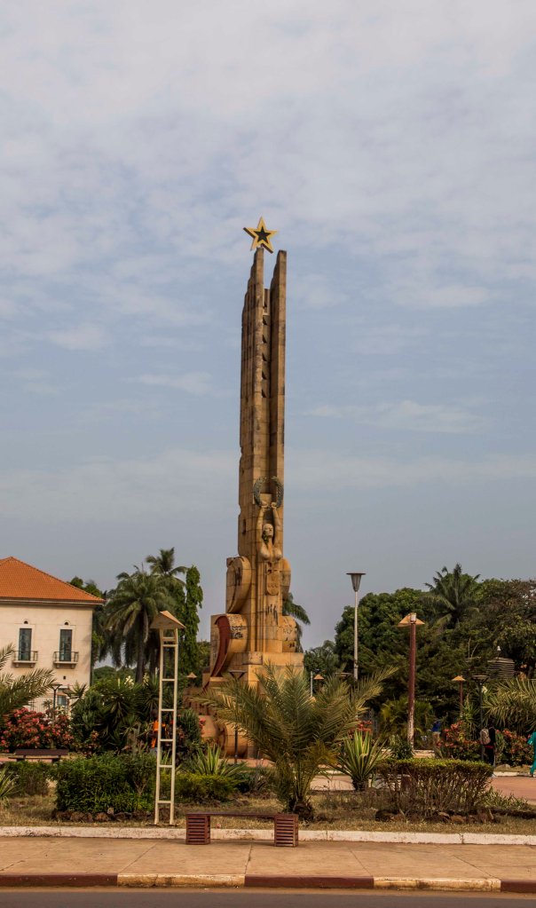 Hero's monument - Bissau